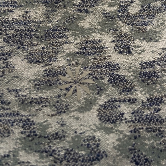 Athleta Elation Textured 7/8 Tight-Meadow Snowfall Blue Camouflauge-Size XS - Picture 9 of 11